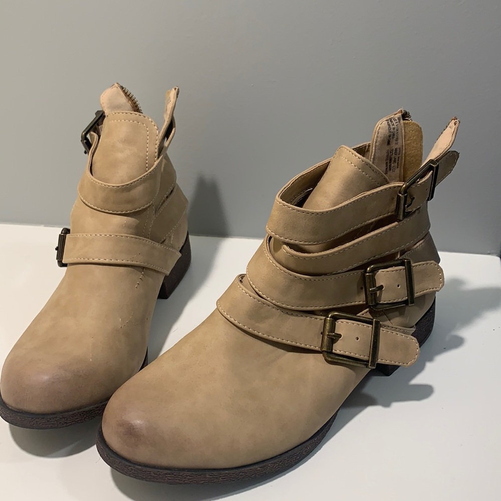 Just Fab taupe booties, size 6.5